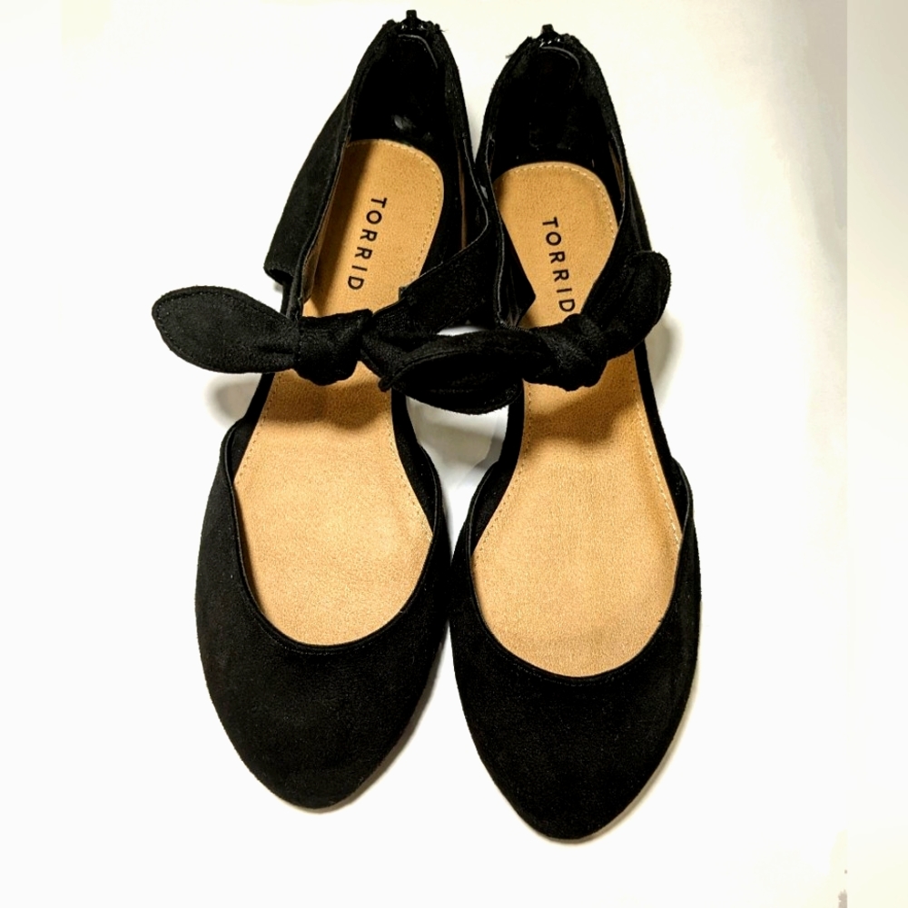 Torrid Knotted Bow Ballet Flats in Black 8W Wide Width